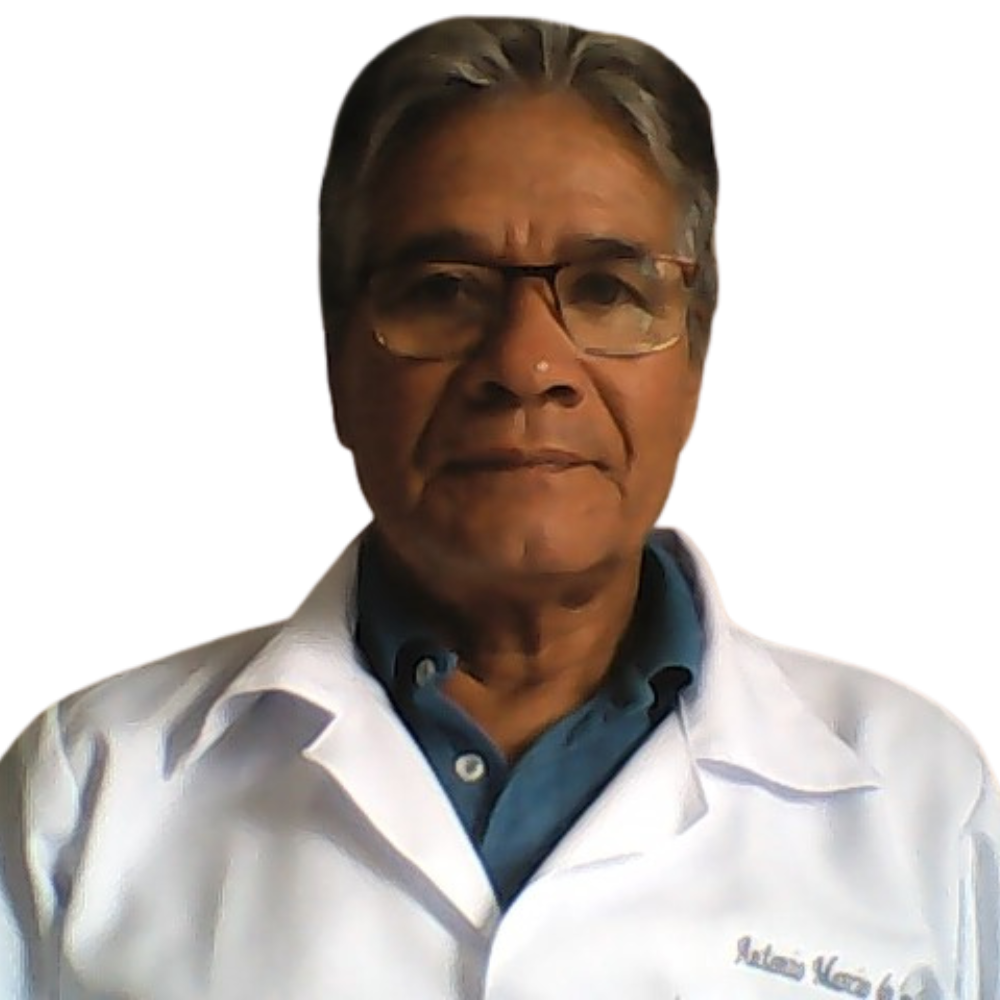 Foto do Dr. Antônio Márcio, psicólogo sorridente com cabelo curto, preto e grisalho.